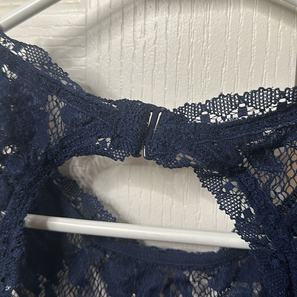 NWOT Victoria secret high neck open back bralette navy lace blue size medium - Picture 6 of 7